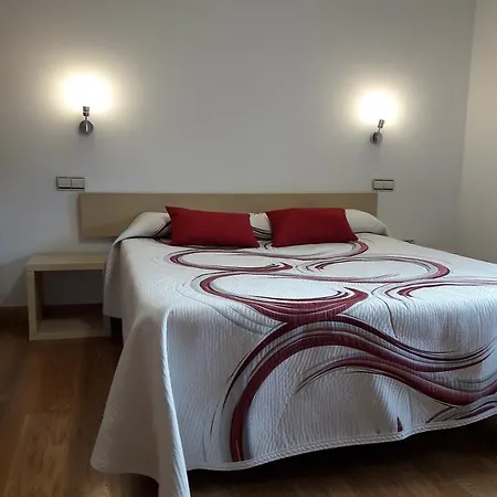 Y Estudios La Ristra Apartment