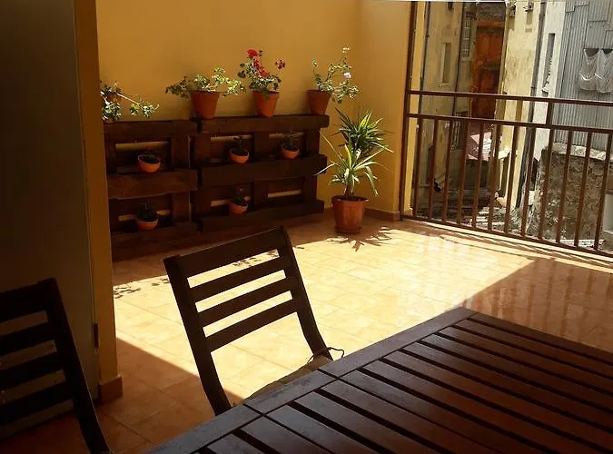 Y Estudios La Ristra * Хараис-де-ла-Вера